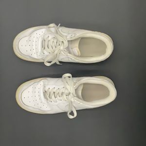 NIKE AIR FORCE 1 ‘07. Original. Leather. PREOWNED.  Item Number: 315115112.